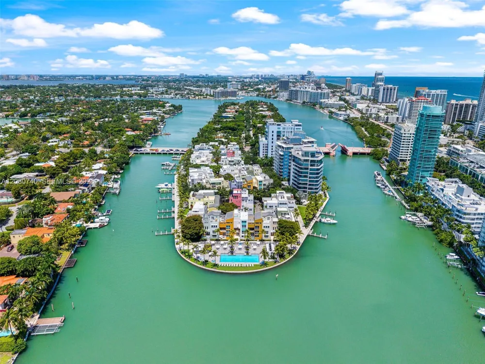 6103 Aqua Ave #702 Miami Beach, FL 33141