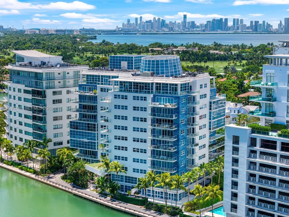 6103 Aqua Ave #702 Miami Beach, FL 33141