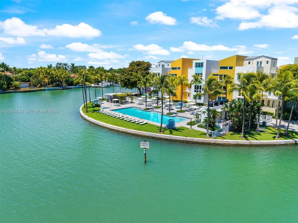 6103 Aqua Ave #702 Miami Beach, FL 33141
