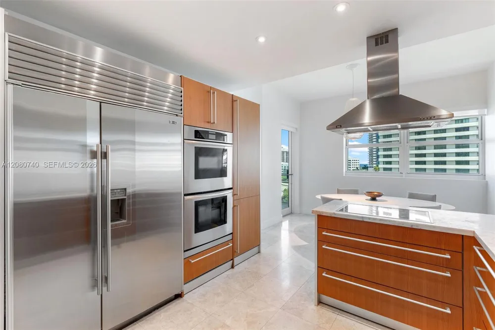6103 Aqua Ave #702 Miami Beach, FL 33141