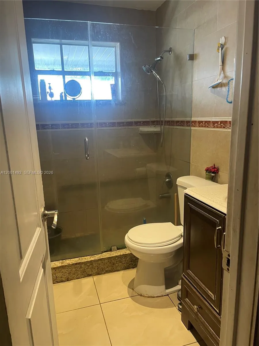758 E 20th St Hialeah, FL 33013