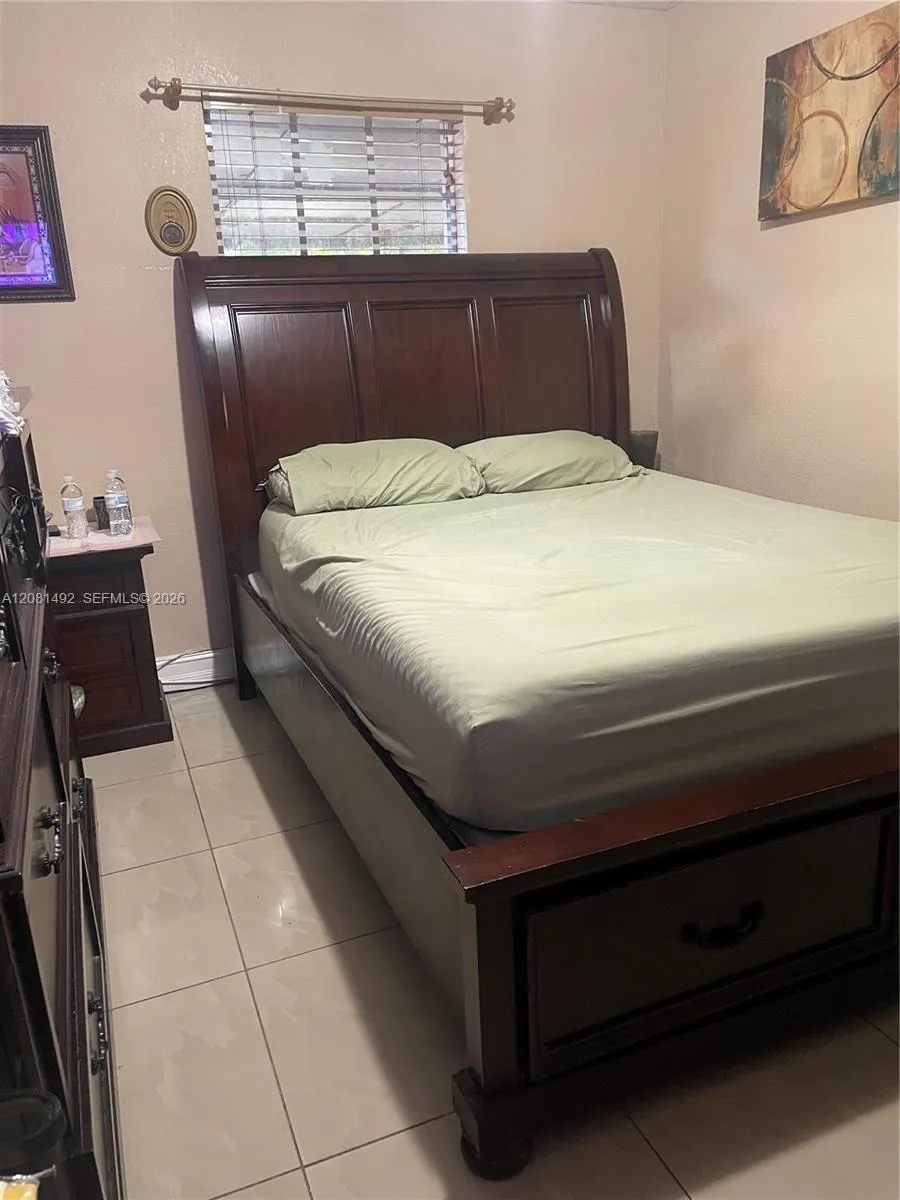 758 E 20th St Hialeah, FL 33013