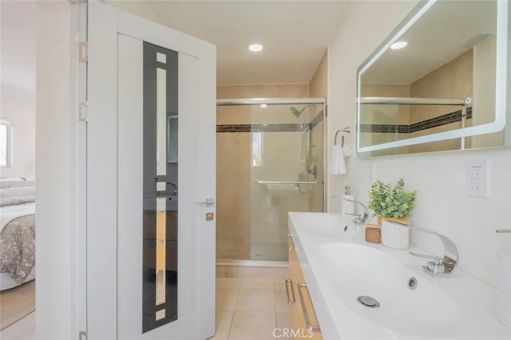 1737 N Lima St Burbank, CA 91505