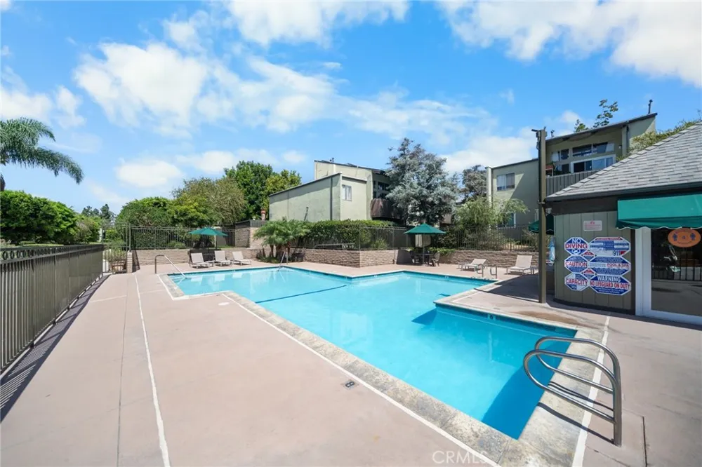 4935 Indian Wood #344 Culver City, CA 90230