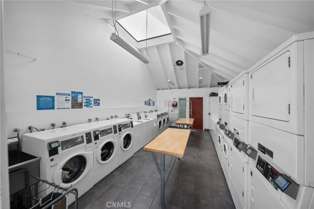 4935 Indian Wood #344 Culver City, CA 90230