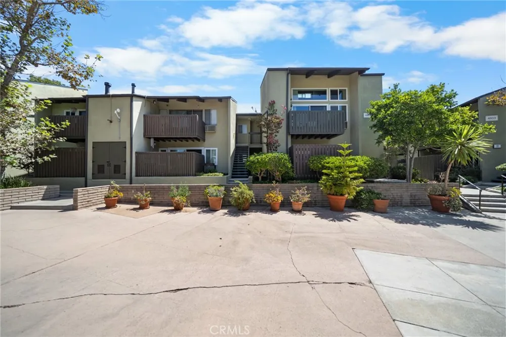 4935 Indian Wood #344 Culver City, CA 90230