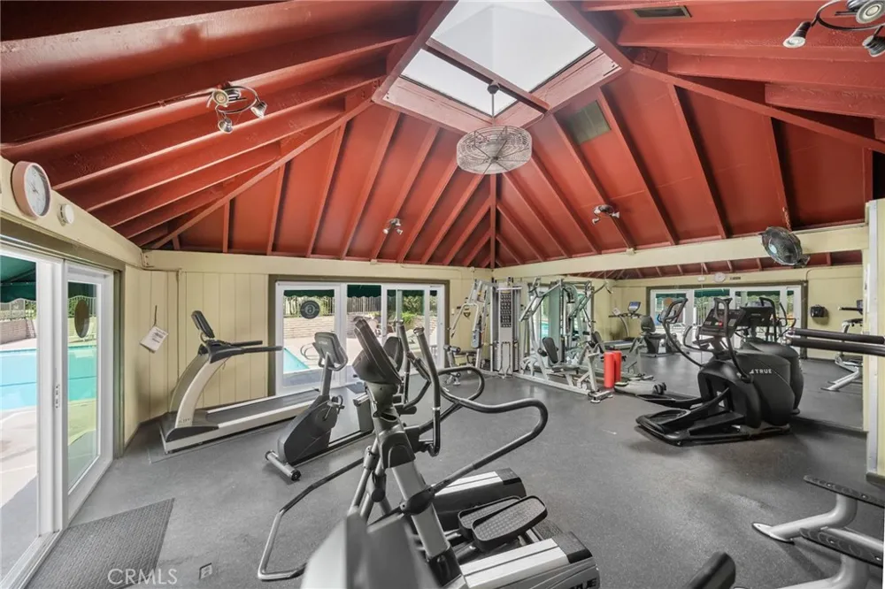 4935 Indian Wood #344 Culver City, CA 90230