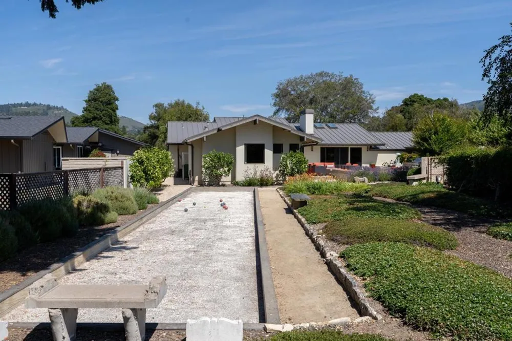 7086 Valley Greens Circle Carmel, CA 93923