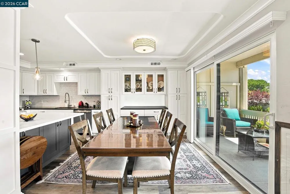2032 Golden Rain Road #6 Walnut Creek, CA 94595
