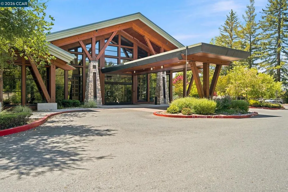 2032 Golden Rain Road #6 Walnut Creek, CA 94595