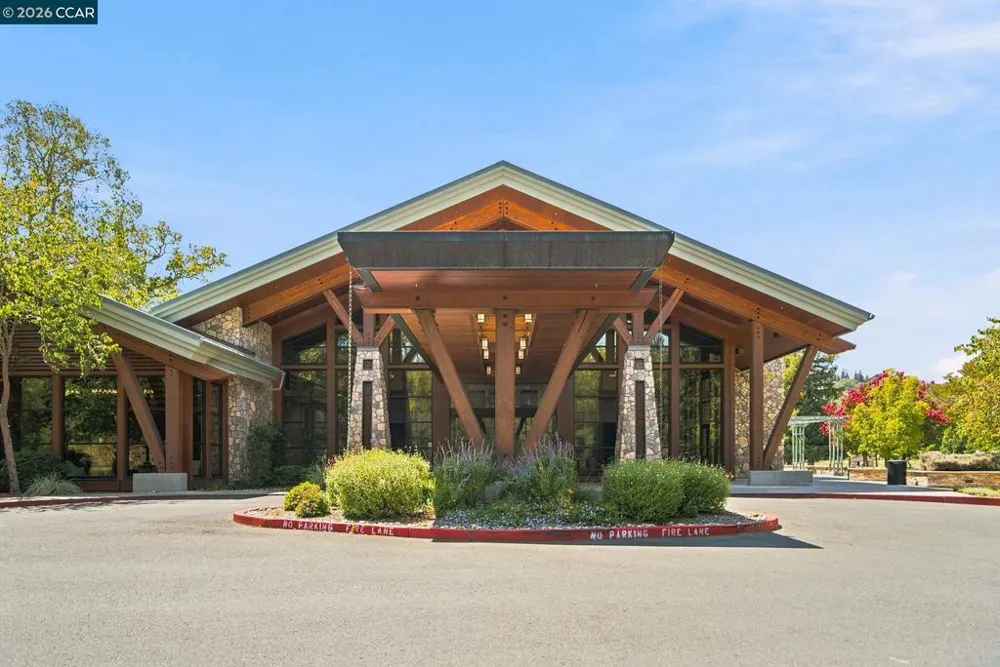2032 Golden Rain Road #6 Walnut Creek, CA 94595