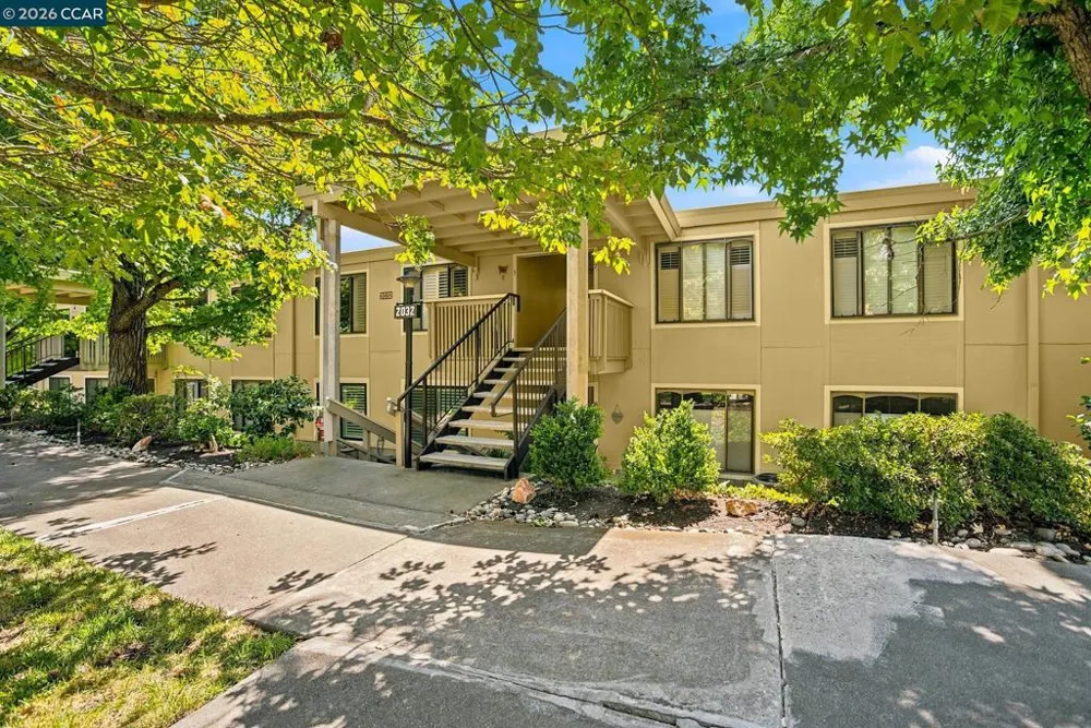 2032 Golden Rain Road #6 Walnut Creek, CA 94595