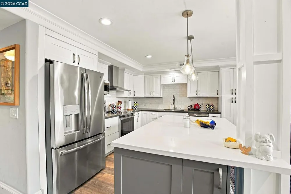 2032 Golden Rain Road #6 Walnut Creek, CA 94595