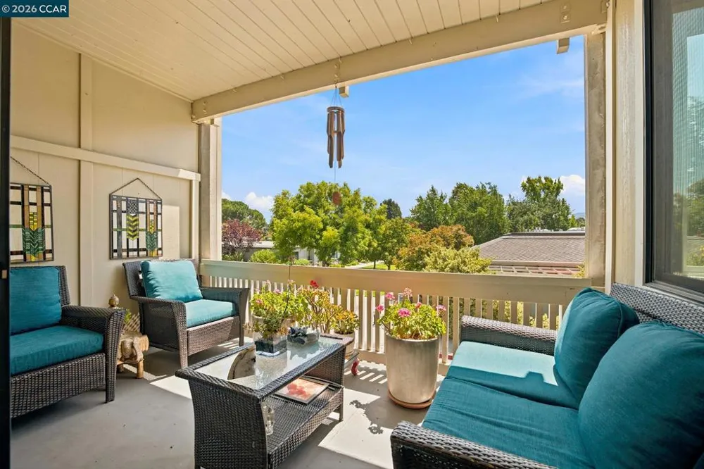 2032 Golden Rain Road #6 Walnut Creek, CA 94595