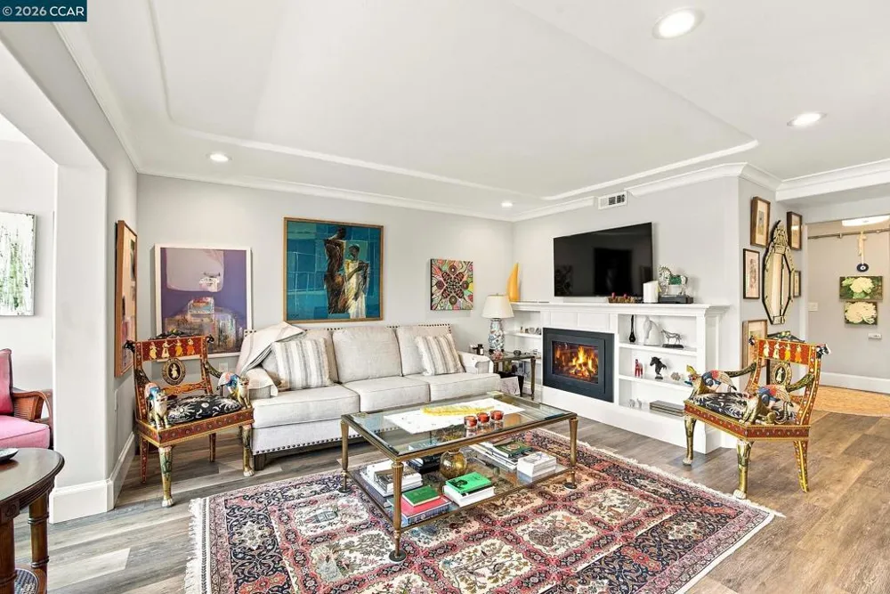 2032 Golden Rain Road #6 Walnut Creek, CA 94595