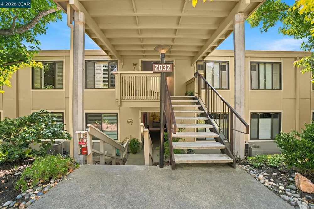 2032 Golden Rain Road #6 Walnut Creek, CA 94595
