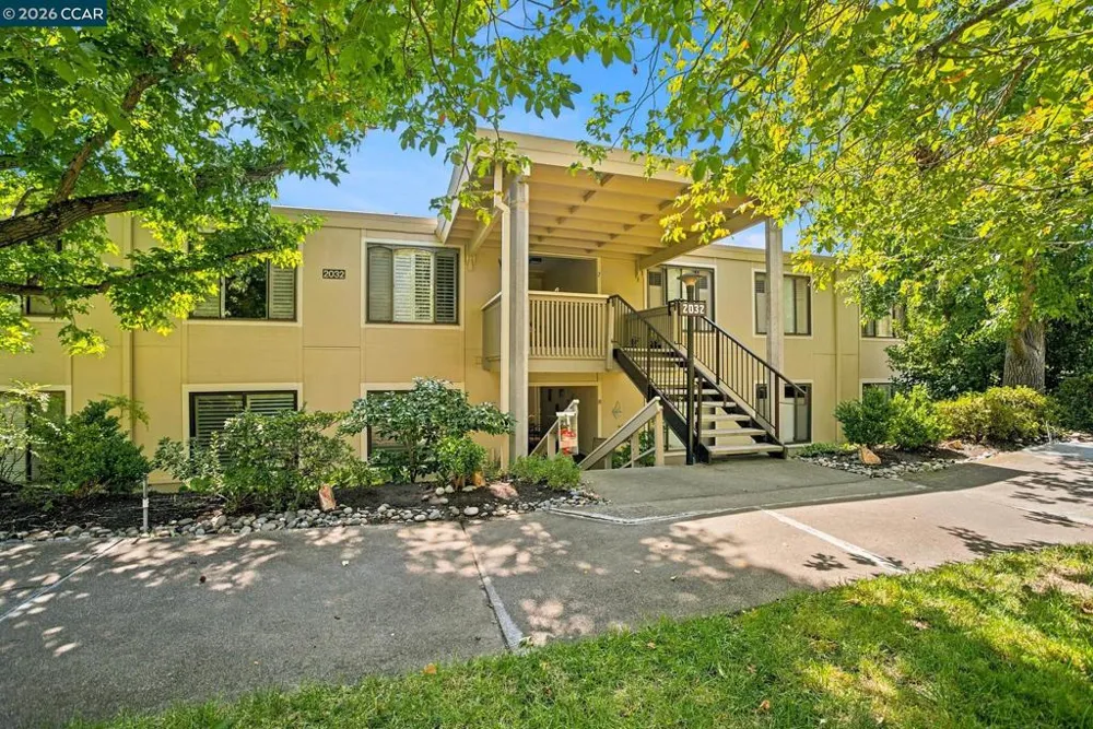 2032 Golden Rain Road #6 Walnut Creek, CA 94595