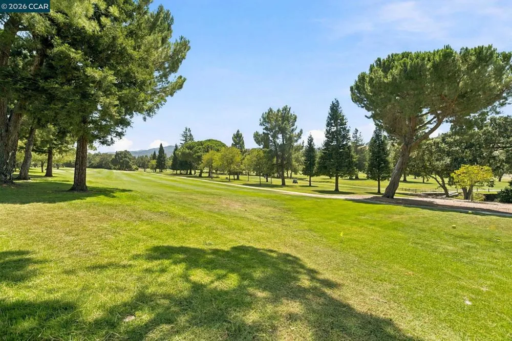 2032 Golden Rain Road #6 Walnut Creek, CA 94595