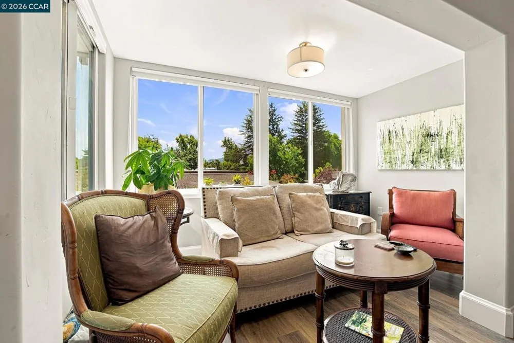 2032 Golden Rain Road #6 Walnut Creek, CA 94595