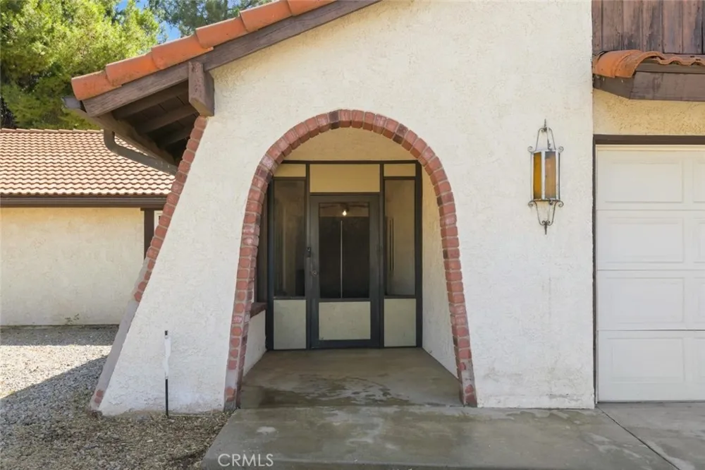 13689 Sarah Street Yucaipa, CA 92399