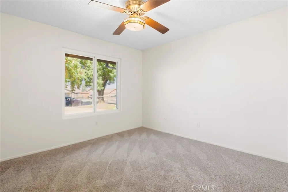 13689 Sarah Street Yucaipa, CA 92399