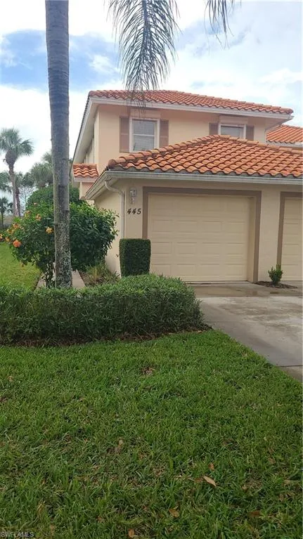 445 Robin Hood Circle #201 Naples, FL 34104