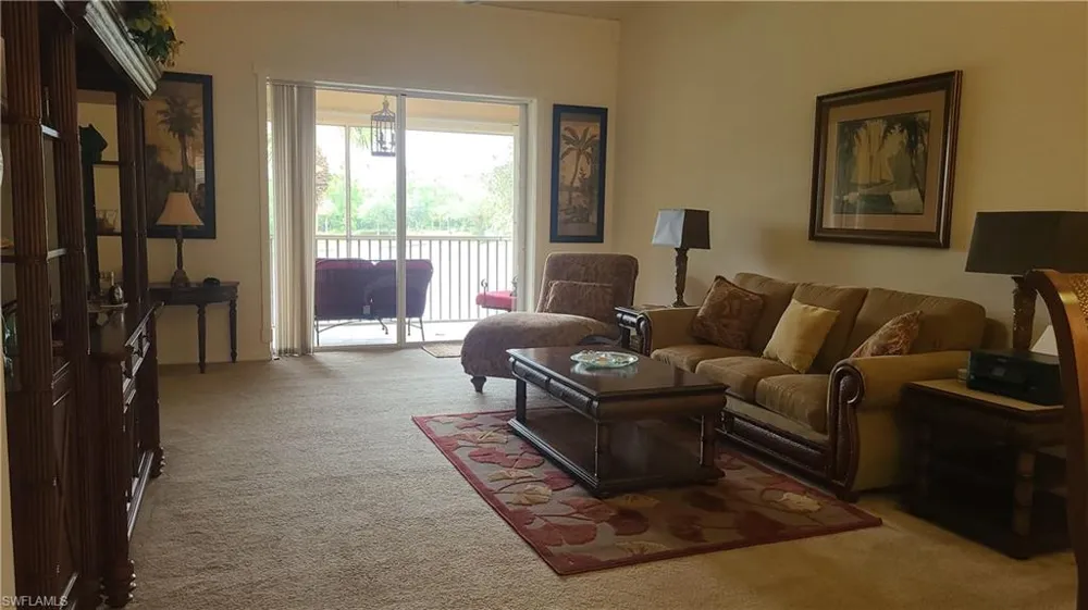 445 Robin Hood Circle #201 Naples, FL 34104