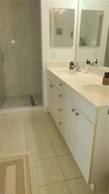 445 Robin Hood Circle #201 Naples, FL 34104