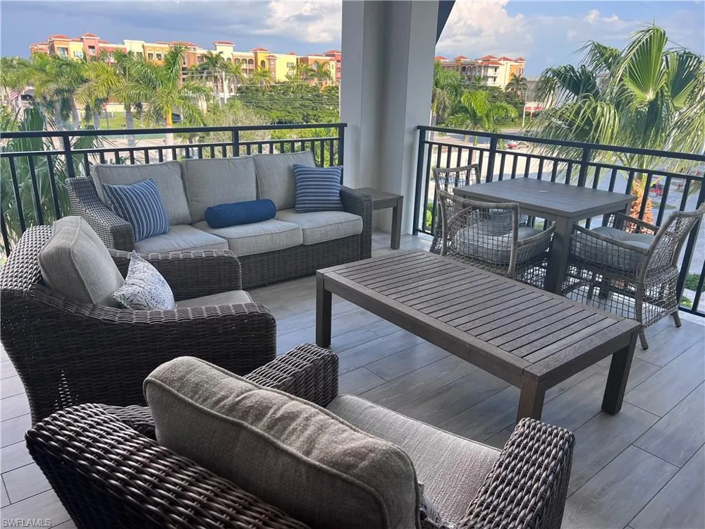 1135 3rd Avenue S #411 Naples, FL 34102