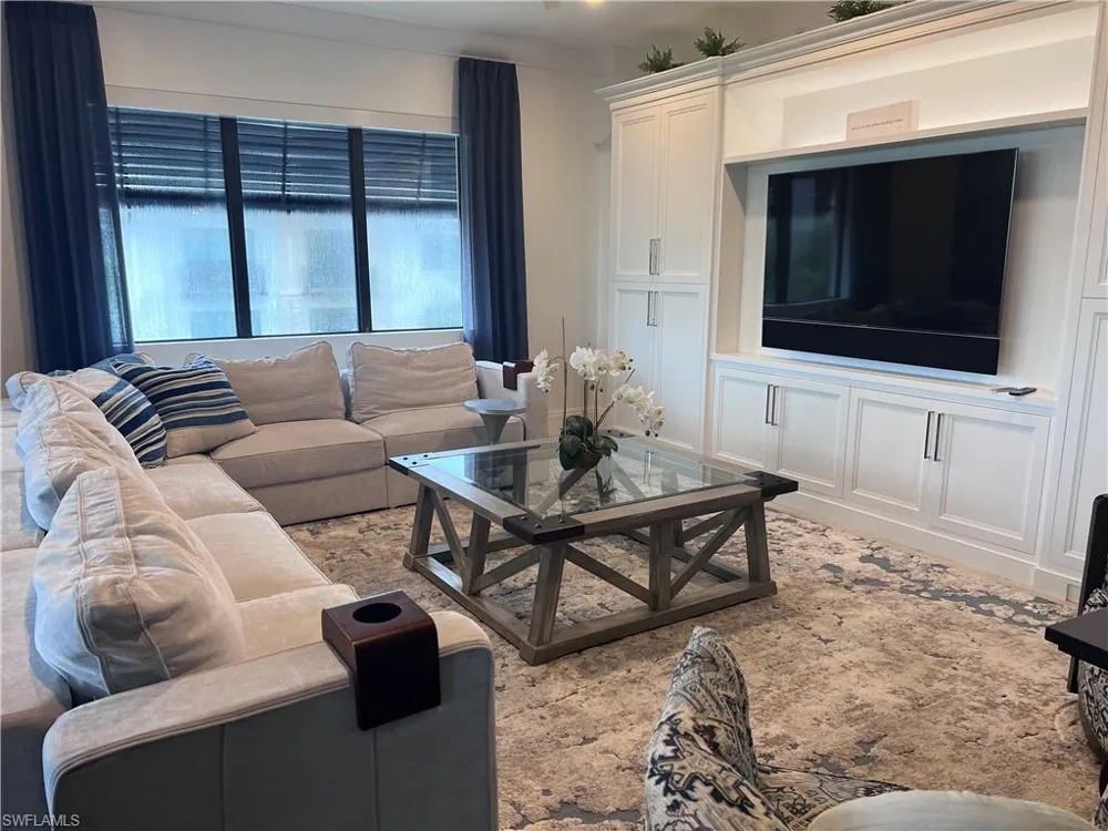 1135 3rd Avenue S #411 Naples, FL 34102