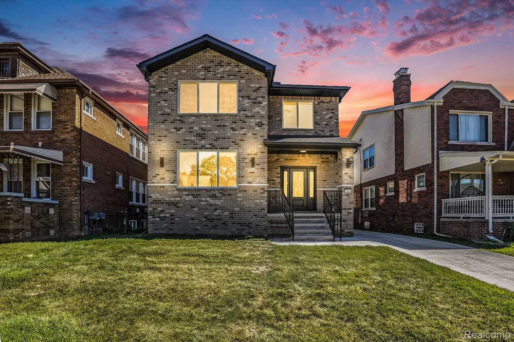 7634 Pinehurst Street Dearborn City, MI 48126