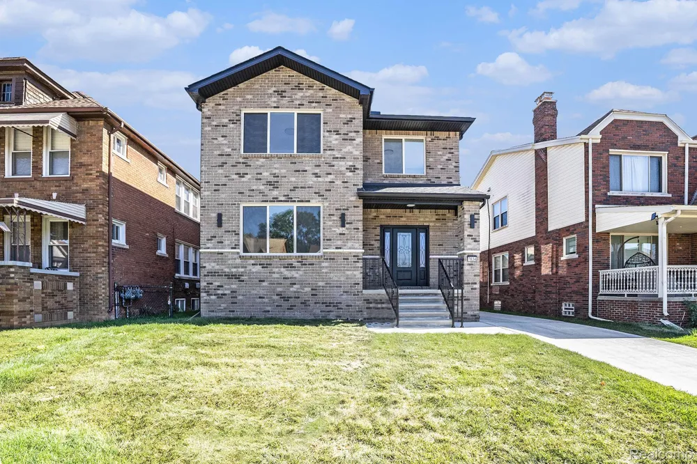 7634 Pinehurst Street Dearborn City, MI 48126