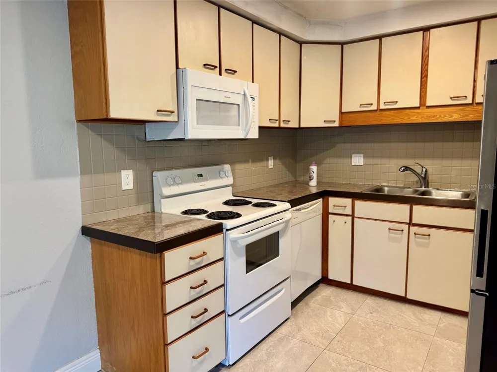 14649 PINE GLEN CIRCLE Lutz, FL 33559