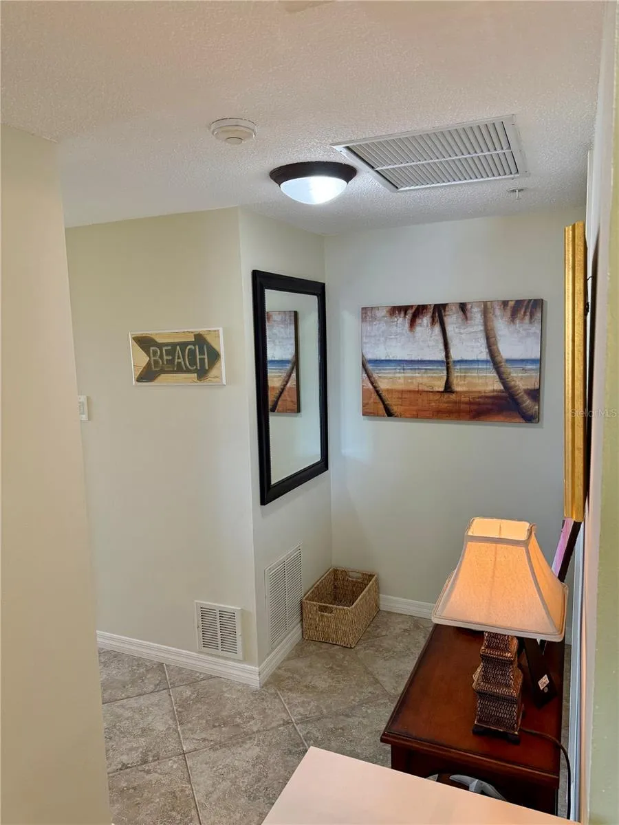 1700 BENJAMIN FRANKLIN DRIVE #9E Sarasota, FL 34236