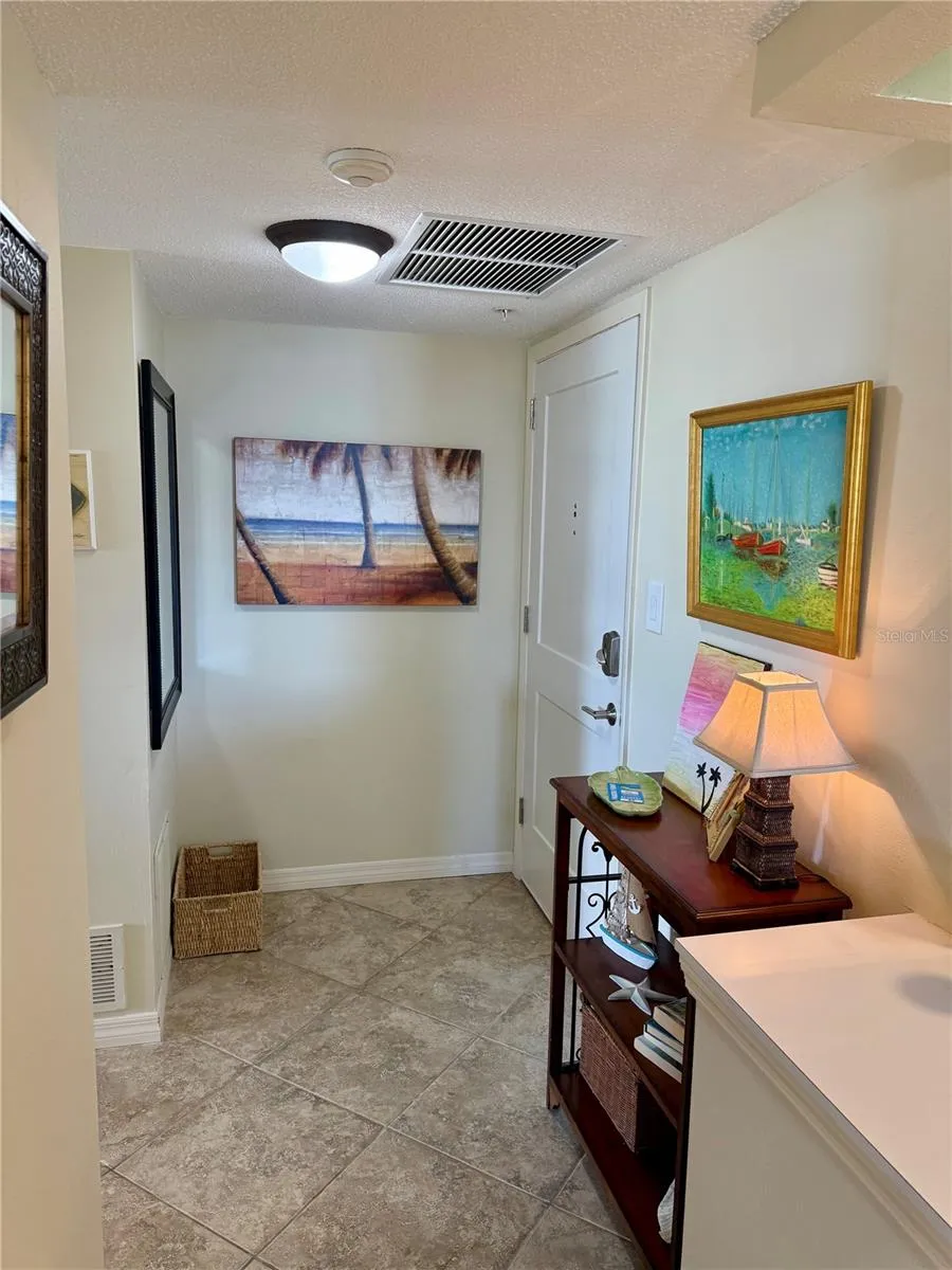 1700 BENJAMIN FRANKLIN DRIVE #9E Sarasota, FL 34236