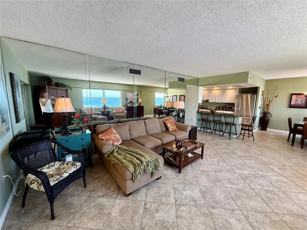 1700 BENJAMIN FRANKLIN DRIVE #9E Sarasota, FL 34236