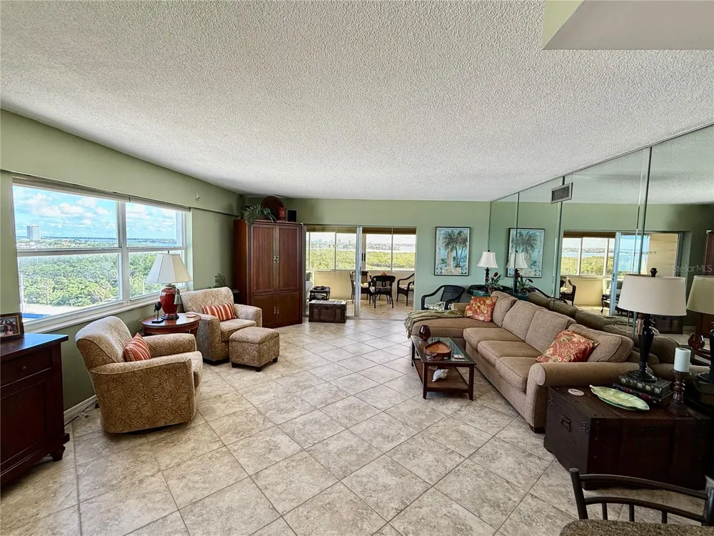 1700 BENJAMIN FRANKLIN DRIVE #9E Sarasota, FL 34236