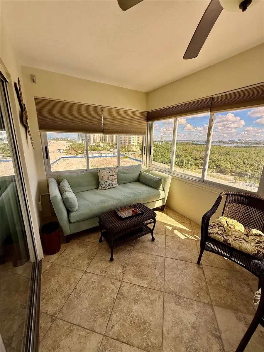 1700 BENJAMIN FRANKLIN DRIVE #9E Sarasota, FL 34236