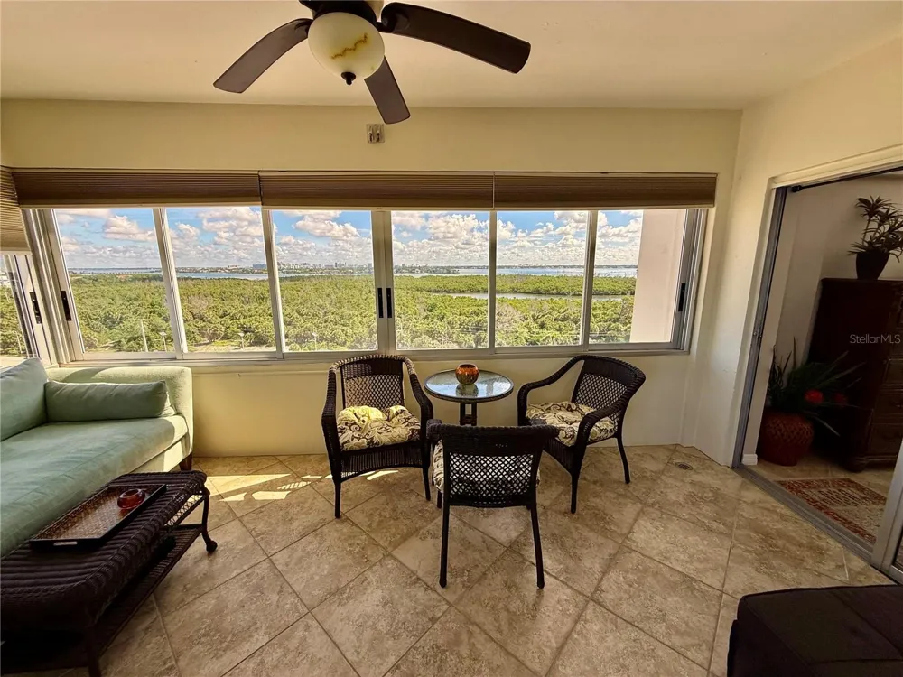 1700 BENJAMIN FRANKLIN DRIVE #9E Sarasota, FL 34236