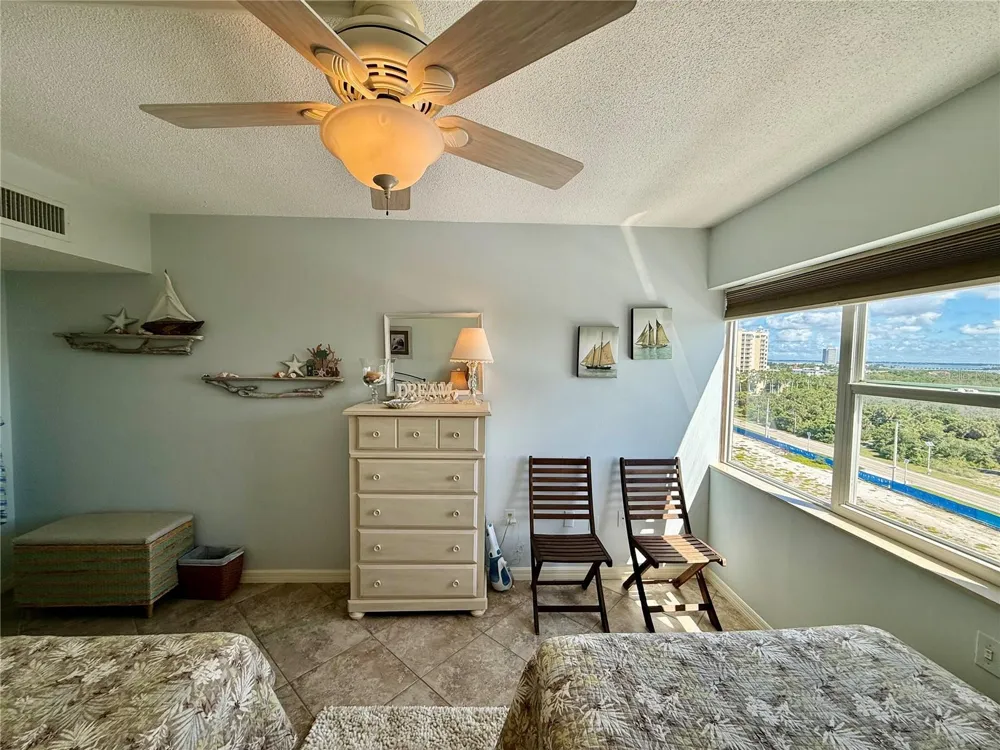 1700 BENJAMIN FRANKLIN DRIVE #9E Sarasota, FL 34236