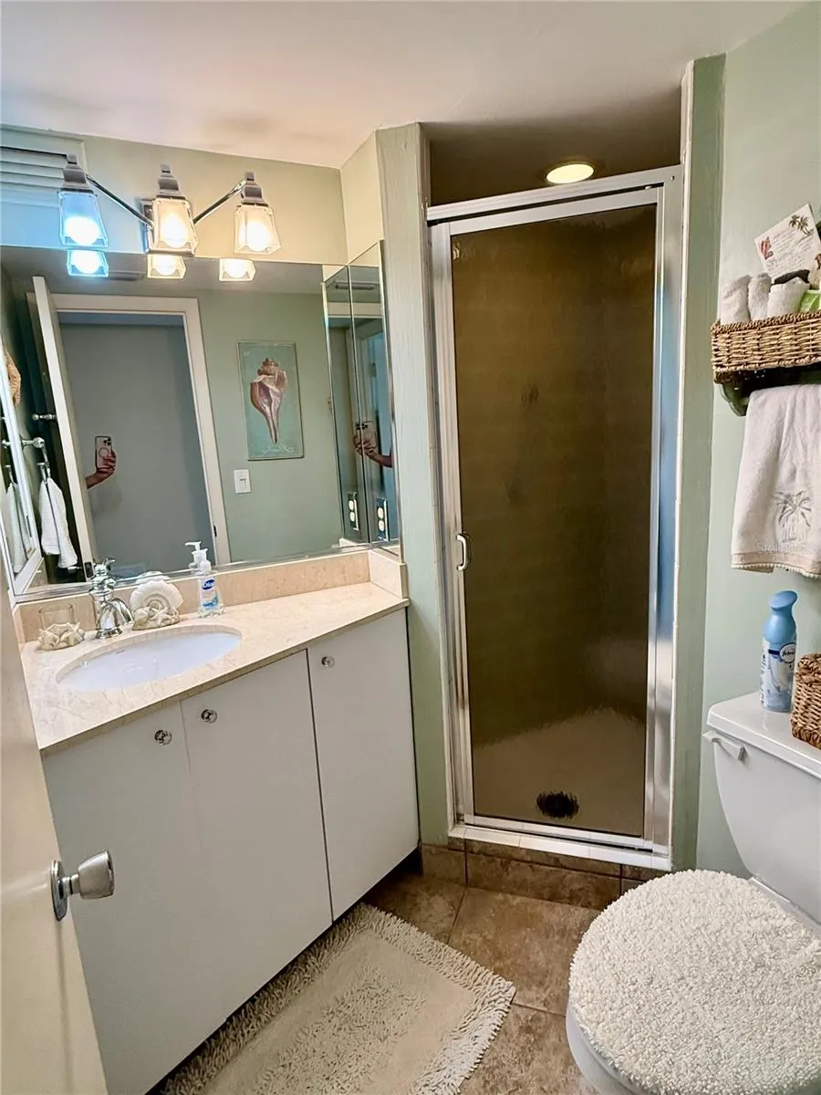 1700 BENJAMIN FRANKLIN DRIVE #9E Sarasota, FL 34236