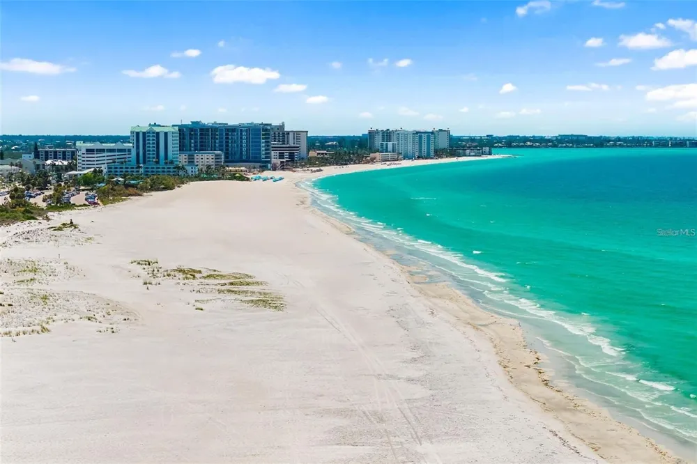 1700 BENJAMIN FRANKLIN DRIVE #9E Sarasota, FL 34236