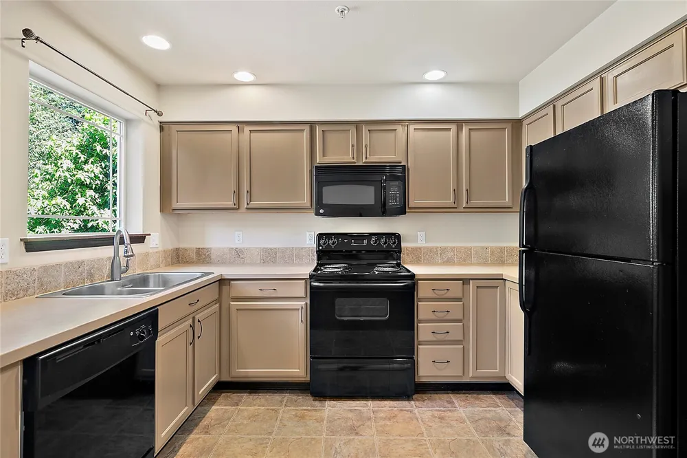 17707 79th Avenue Ct E #18 Puyallup, WA 98375
