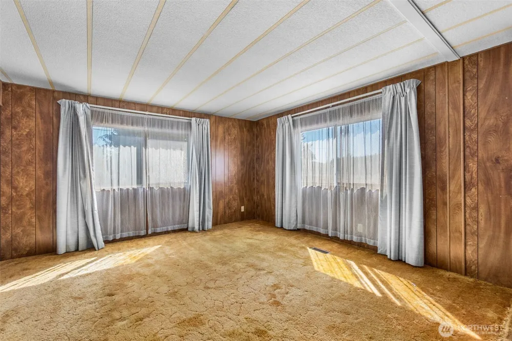 18005 Robinson Lane SW Rochester, WA 98579