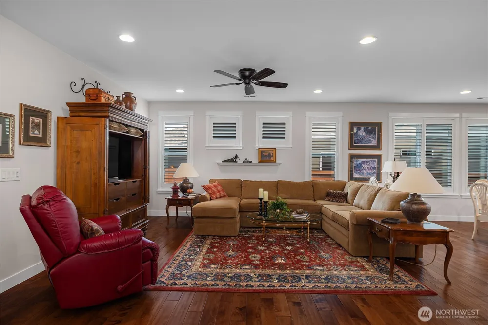 4802 Meriwood Drive NE Lacey, WA 98516