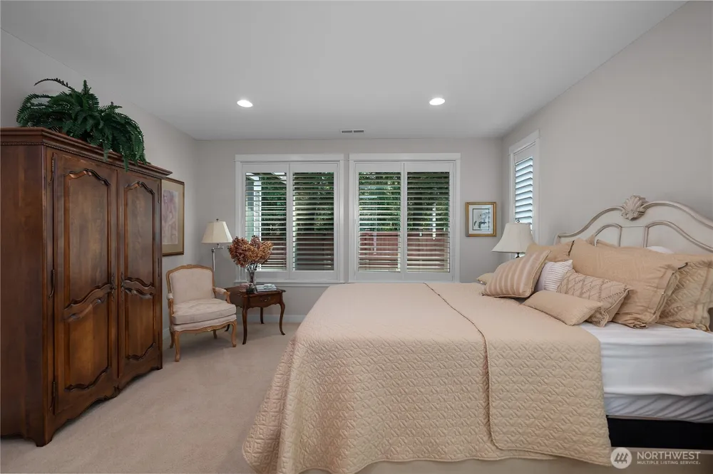 4802 Meriwood Drive NE Lacey, WA 98516