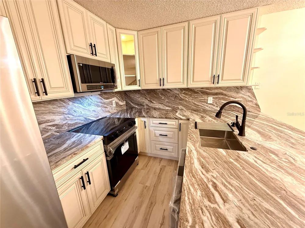 2747 5TH CT Palm Harbor, FL 34684