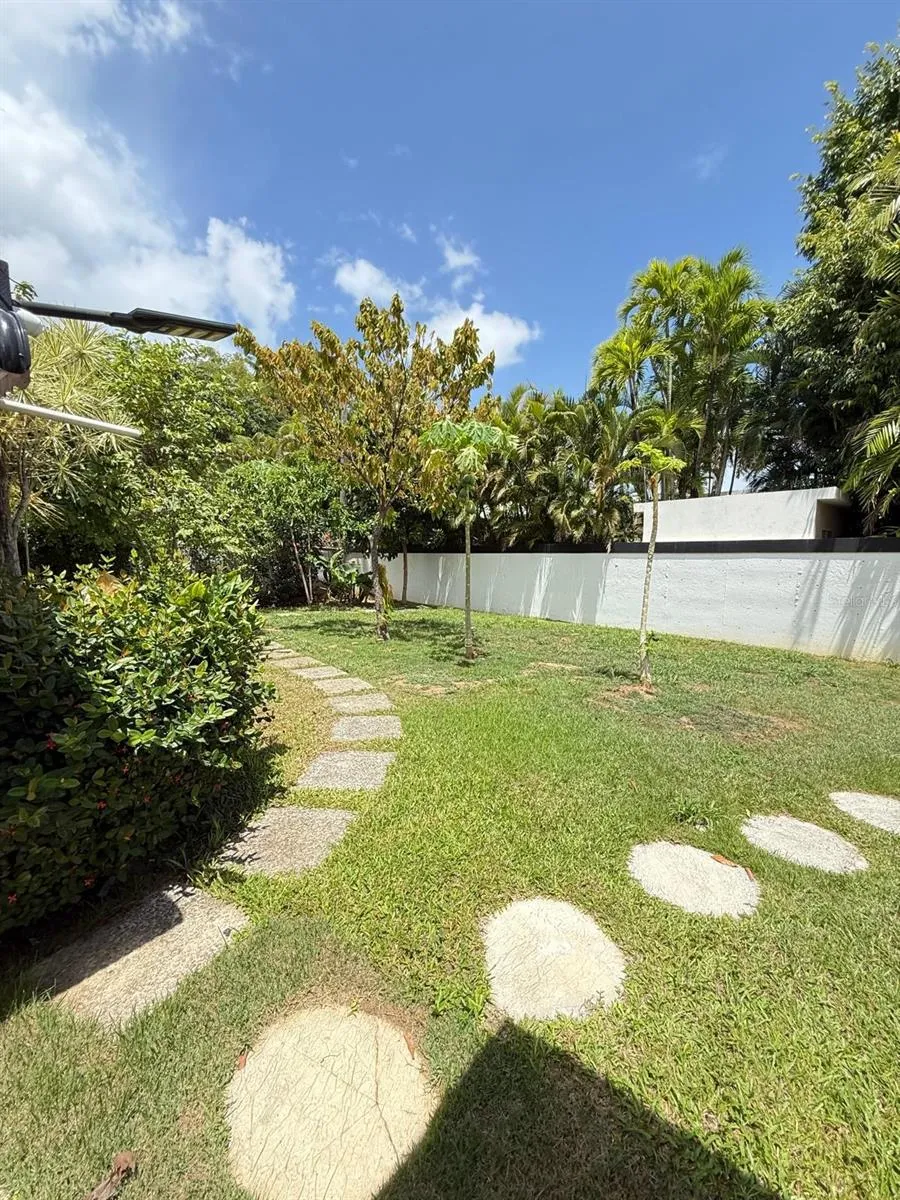 Tintillo Gardens CALLE 9 #E-2 Guaynabo, PR 00966