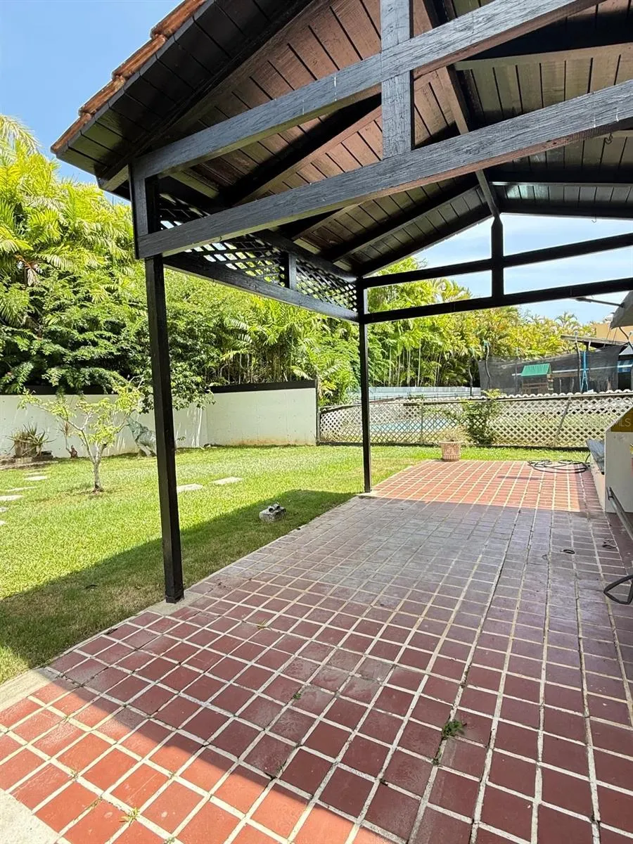 Tintillo Gardens CALLE 9 #E-2 Guaynabo, PR 00966