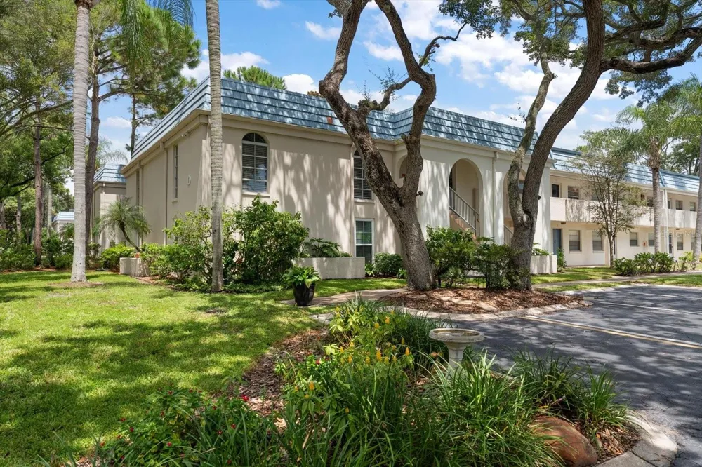 1975 W BAY DRIVE #109 Largo, FL 33770